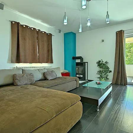 Comfortable Villa With Swimming Pool In Nedescina Villa