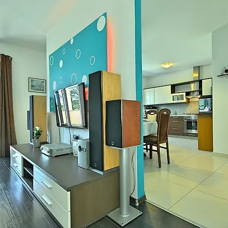 Comfortable Villa With Swimming Pool In Nedescina