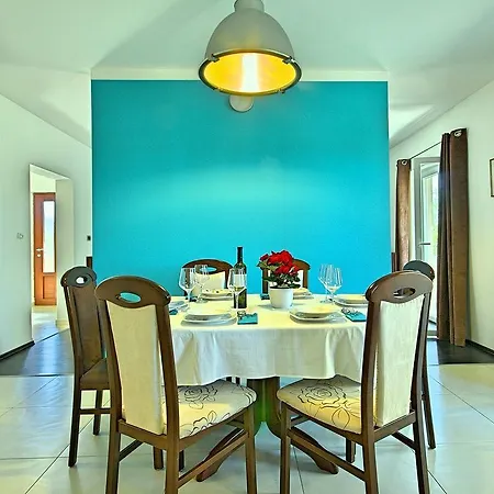 Villa Comfortable Villa With Swimming Pool In Nedescina