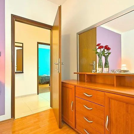 Comfortable Villa With Swimming Pool In Nedescina Villa