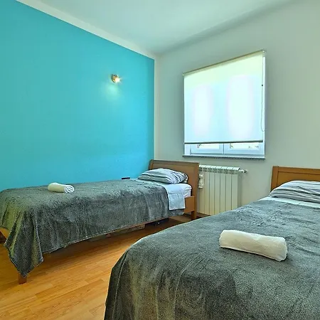 Comfortable Villa With Swimming Pool In Nedescina Villa *