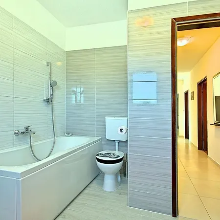 Comfortable Villa With Swimming Pool In Nedescina Villa