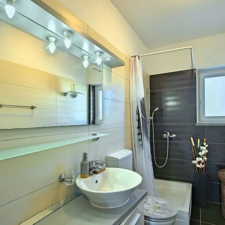 Comfortable Villa With Swimming Pool In Nedescina *