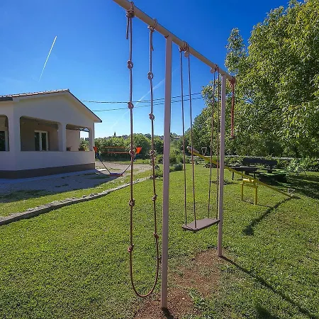 Comfortable Villa With Swimming Pool In Nedescina Sveta Nedelja (Hvar)